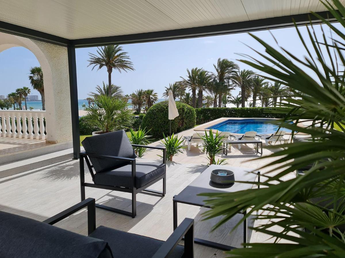 Villa On The Beach Playa Flamenca 奥里韦拉 外观 照片