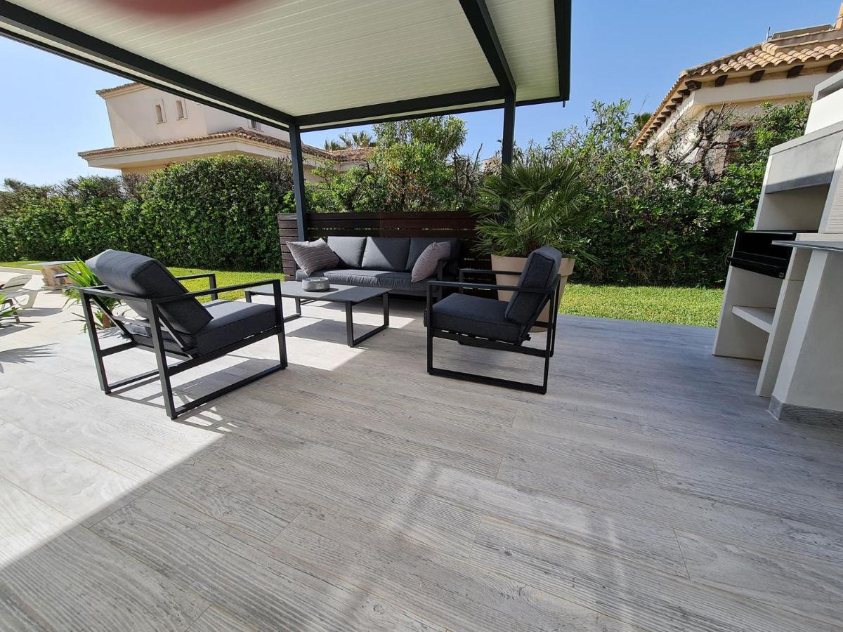 Villa On The Beach Playa Flamenca 奥里韦拉 外观 照片
