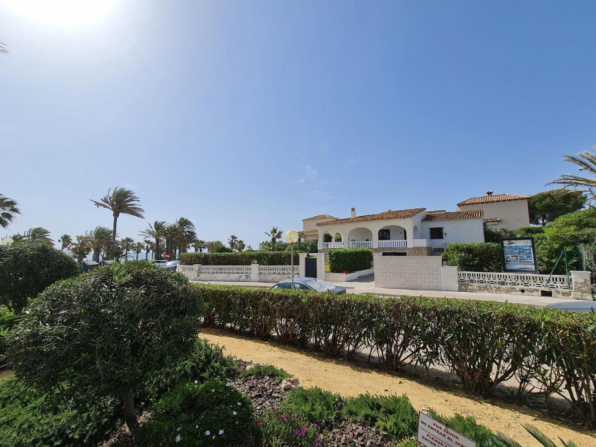 Villa On The Beach Playa Flamenca 奥里韦拉 外观 照片