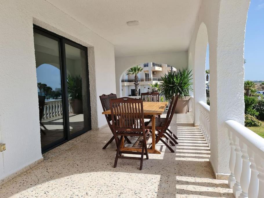 Villa On The Beach Playa Flamenca 奥里韦拉 外观 照片