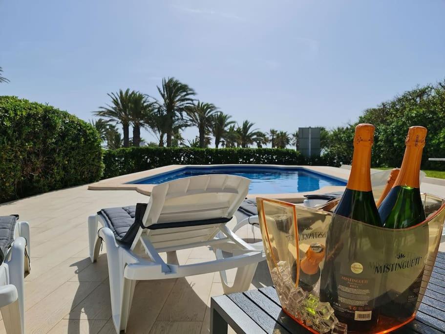 Villa On The Beach Playa Flamenca 奥里韦拉 外观 照片